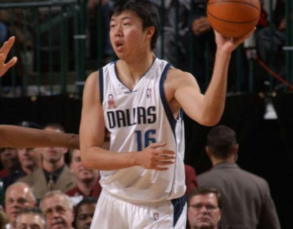 米兰体育官网-王治郅：中国NBA第一人的坎坷与辉煌