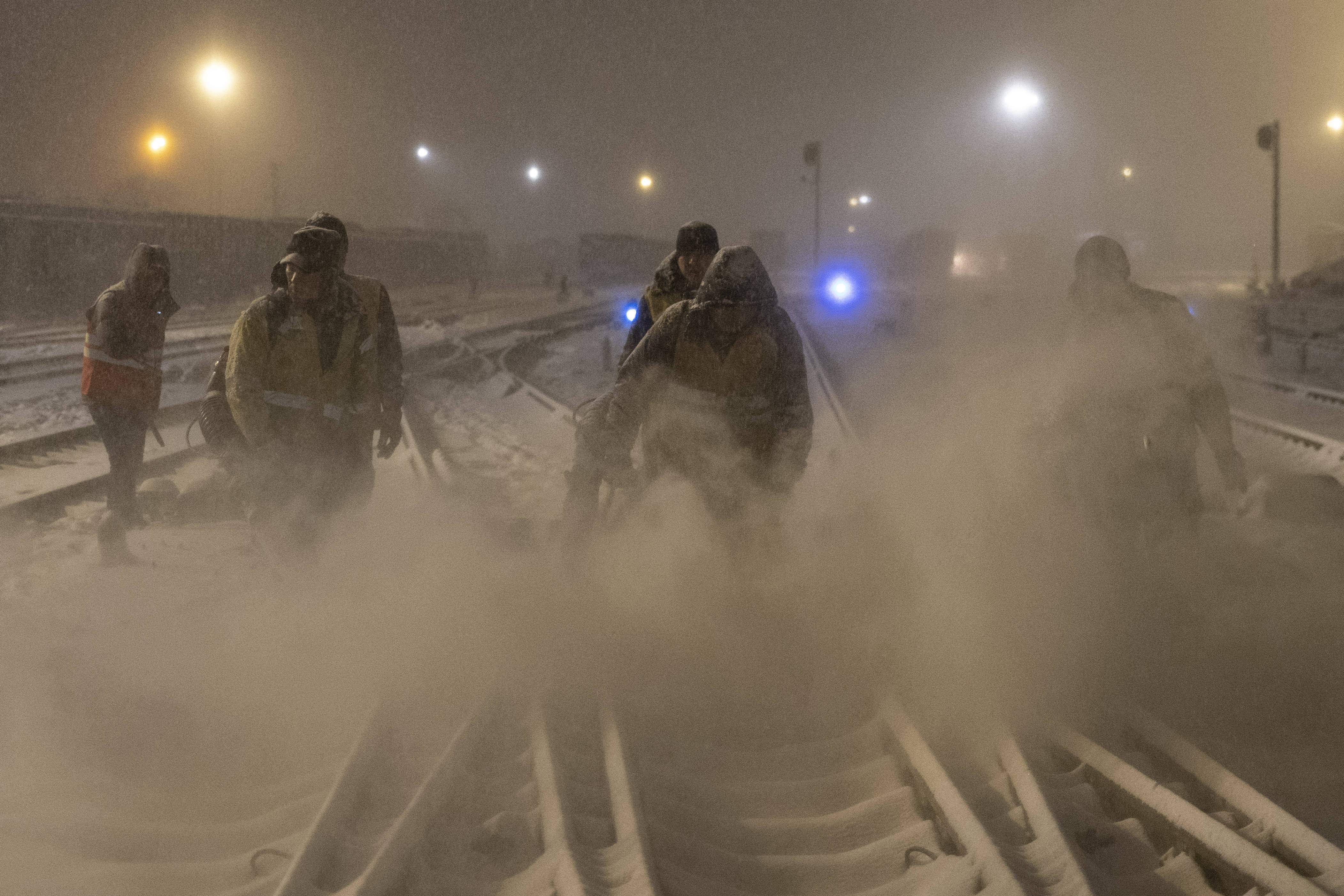 关于足球与天气：雪战、暴雨中的经典比赛的信息