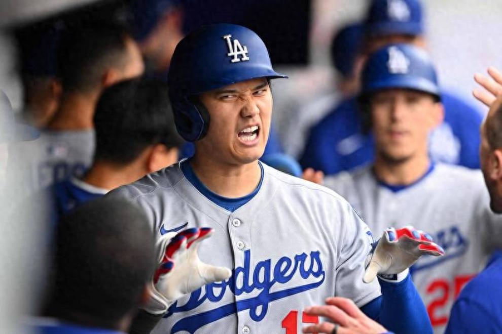 包含MLB日本选手大谷翔平再获MVP的词条