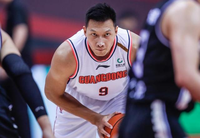 米兰体育入口-广东宏远CBA十冠王朝，易建联功不可没