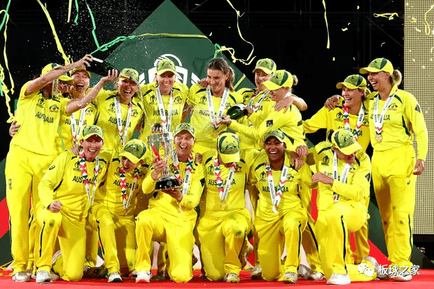 包含印度板球队世界杯夺冠，举国欢庆的词条