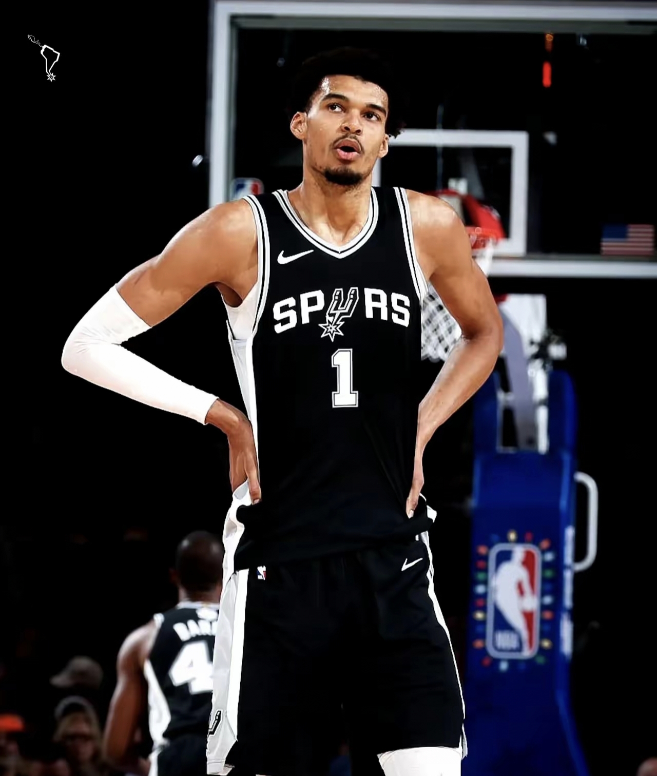 包含马刺交易穆雷换3首轮，全力培养文班亚马的词条