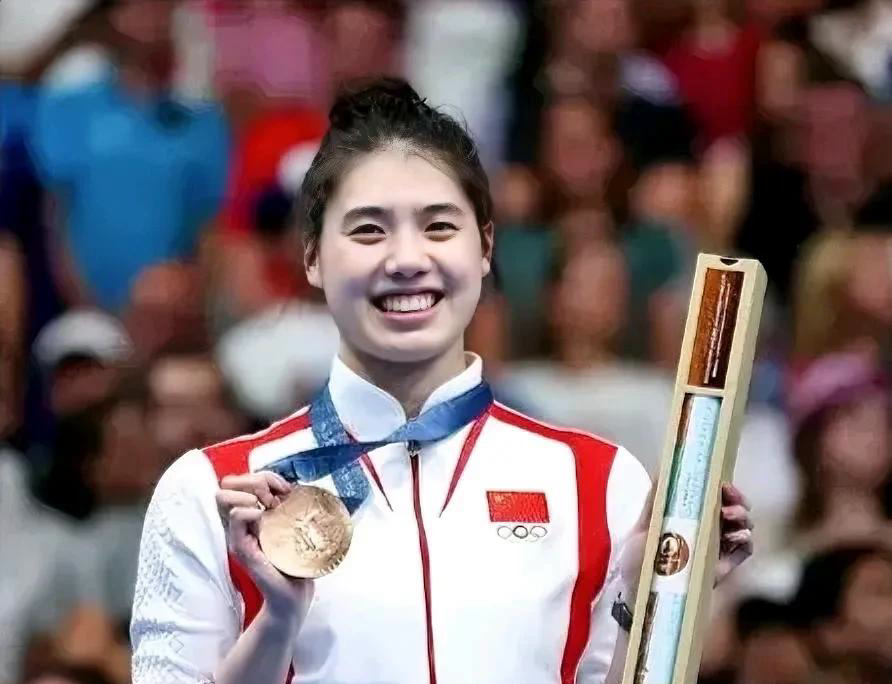 包含中国游泳队世锦赛狂揽7金，张雨霏3冠的词条